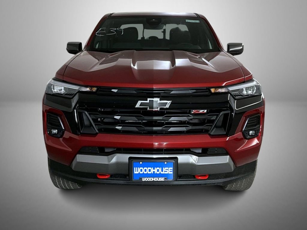 2025 Chevrolet Colorado Z71 photo 2