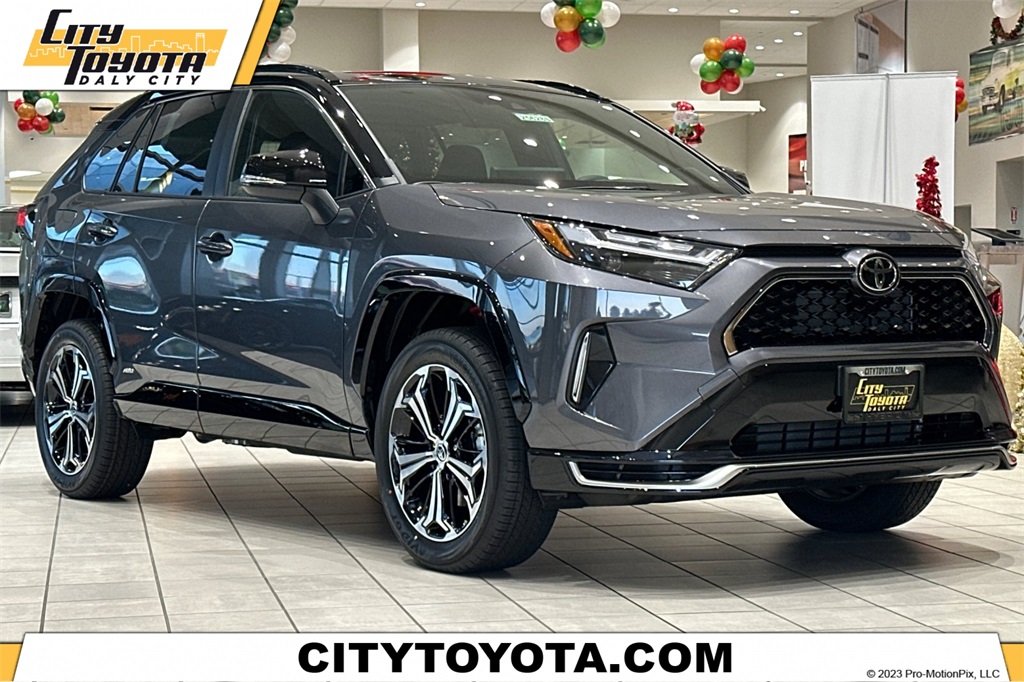 2025 Toyota RAV4 XSE's photo