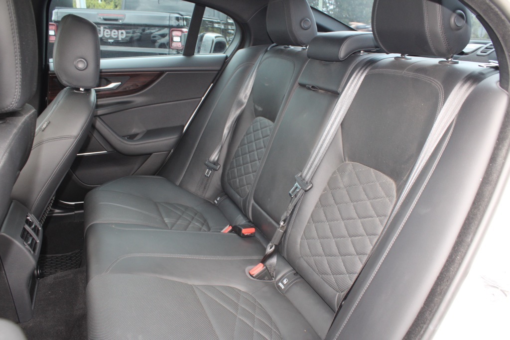 2020 Jaguar XE S photo 27