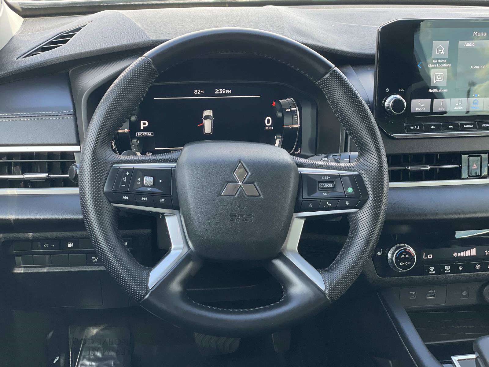 2023 Mitsubishi Outlander PHEV SE photo 7
