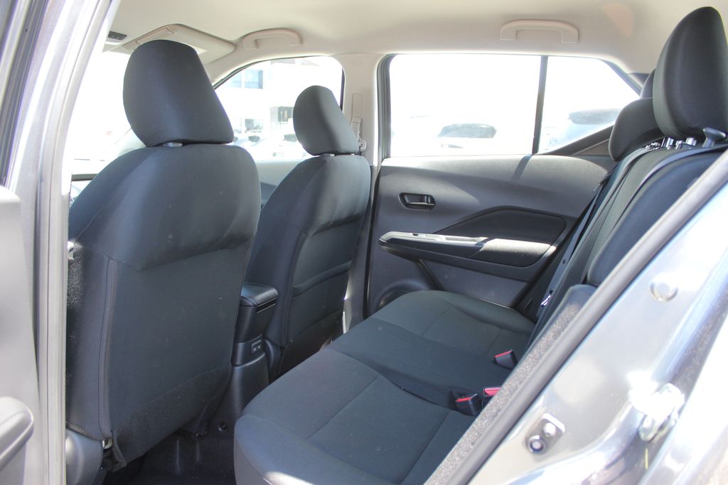 2025 Nissan Kicks Play S photo 12