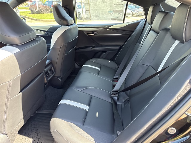 2025 Toyota Camry SE photo 12