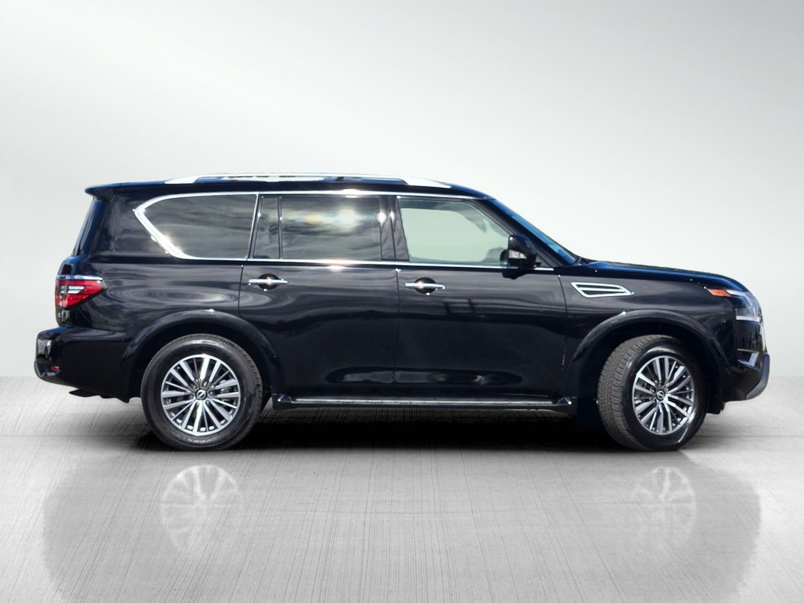 2024 Nissan Armada SL photo 3