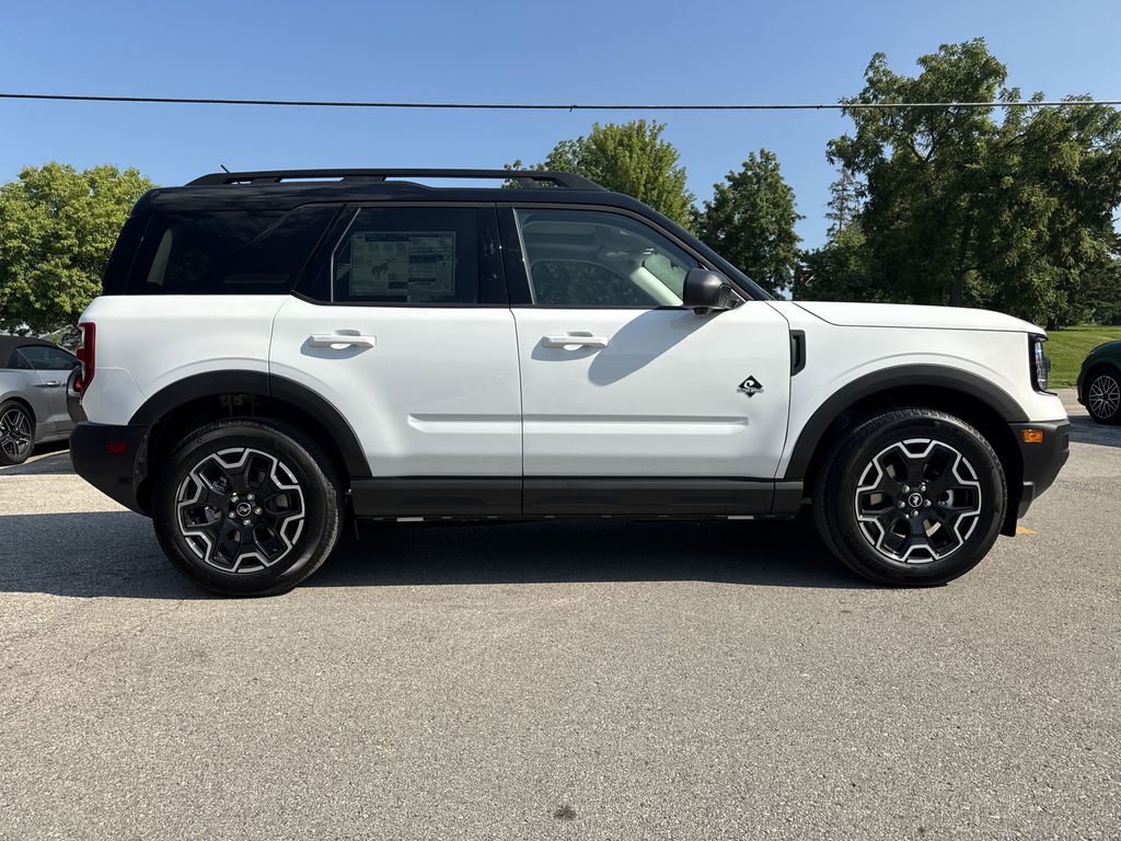 2025 Ford Bronco Sport Outer Banks photo 4