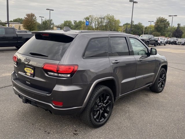 2021 Jeep Grand Cherokee Laredo photo 4