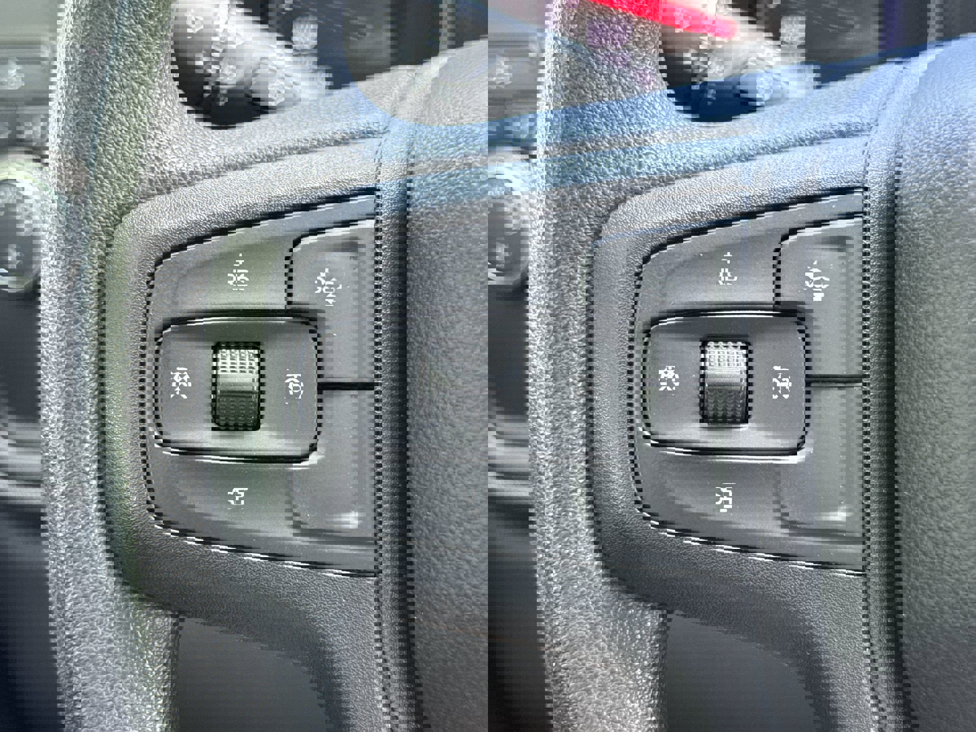 2023 Chevrolet Silverado 1500 Custom photo 16