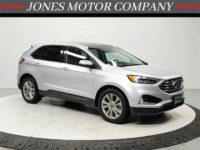 2019 Ford Edge Titanium's photo