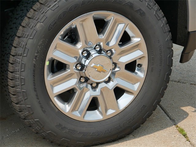 2025 Chevrolet Silverado 3500HD High Country photo 7