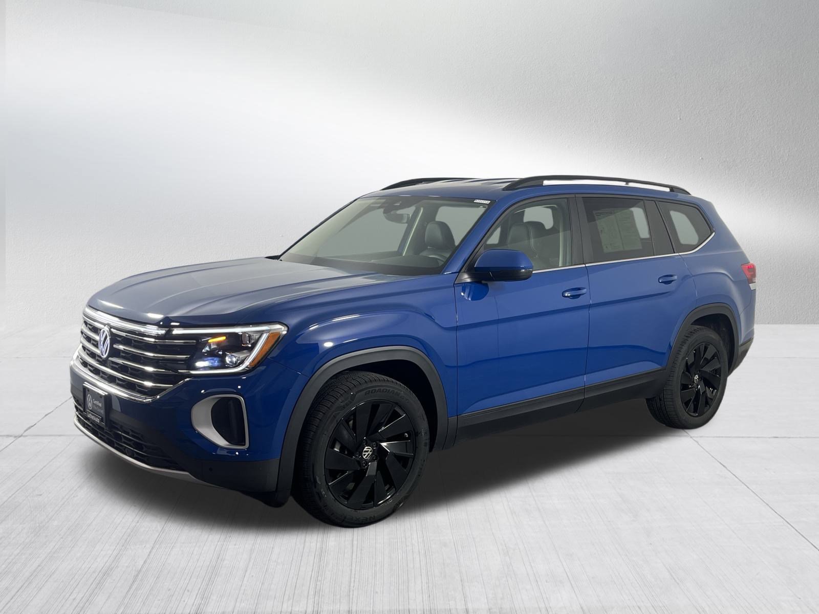 2025 Volkswagen Atlas SE Technology photo 2