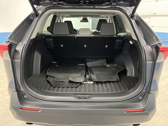 2024 Toyota RAV4 XLE photo 12