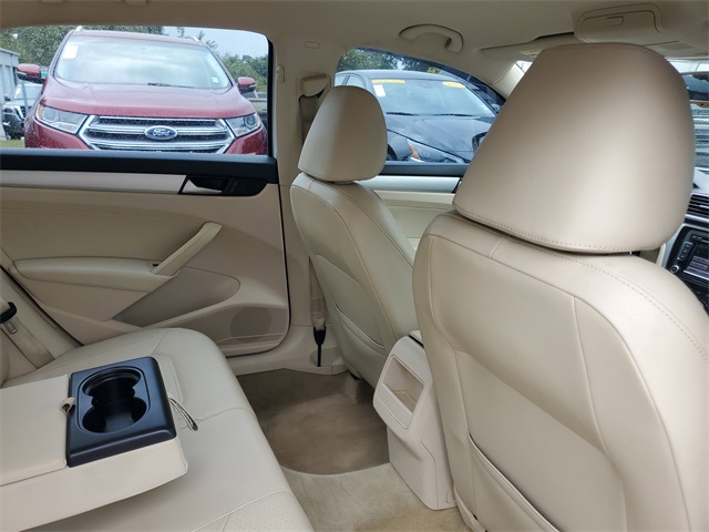 2012 Volkswagen Passat SE photo 22