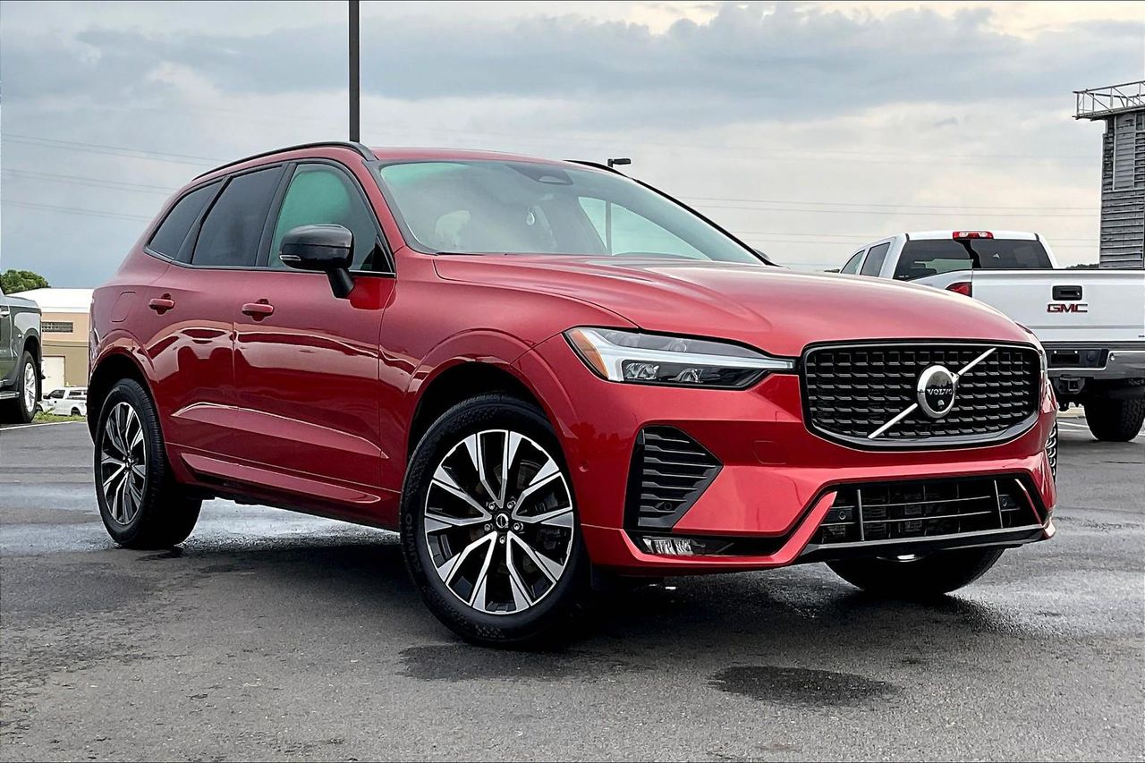 2023 Volvo XC60 B5 Plus photo 32