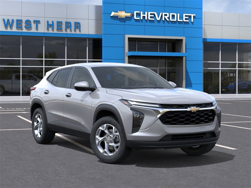 2025 Chevrolet Trax LS photo 6