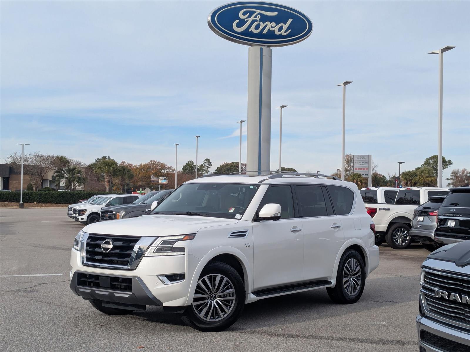 2022 Nissan Armada SL's photo