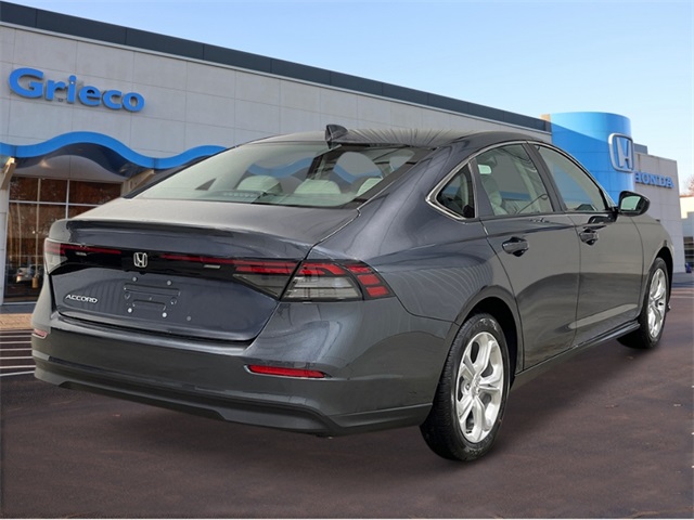 2025 Honda Accord LX photo 4