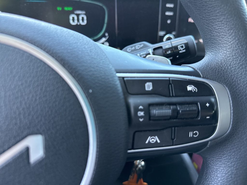 2023 Kia Sportage Hybrid LX photo 12