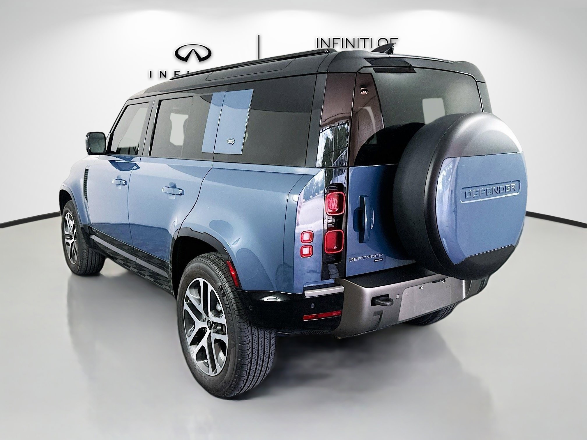 2021 Land Rover Defender X-Dynamic HSE photo 4
