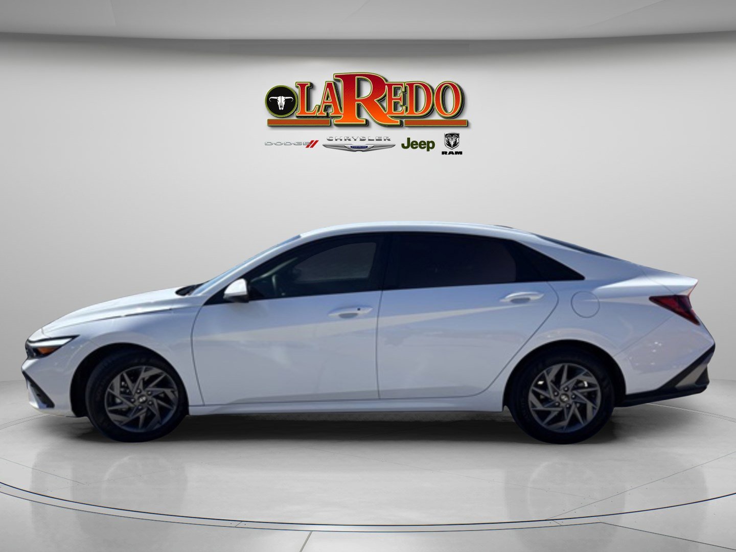 2024 Hyundai Elantra SEL photo 4