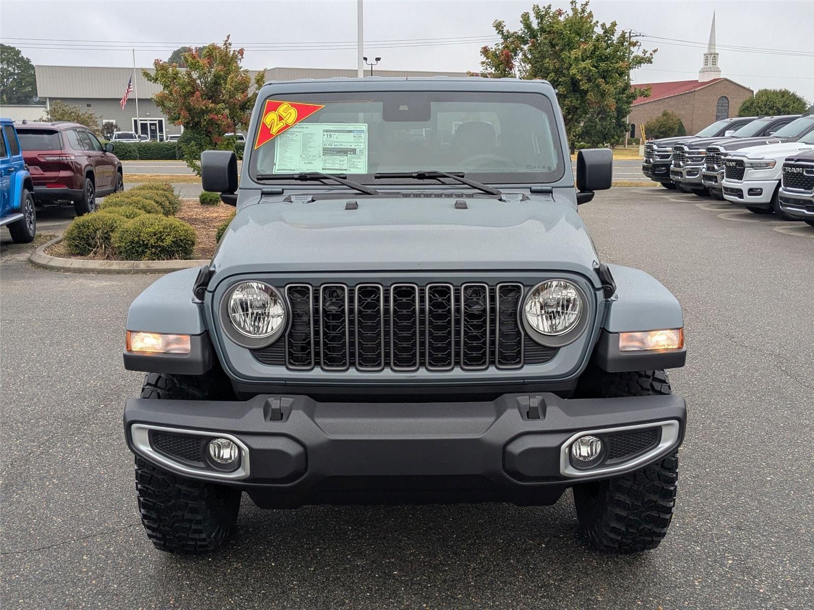 2025 Jeep Gladiator Sport photo 2