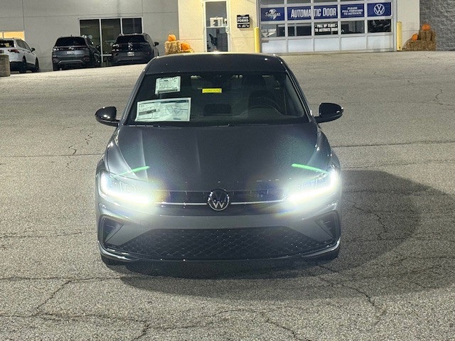 2025 Volkswagen Jetta 1.5T Sport photo 8
