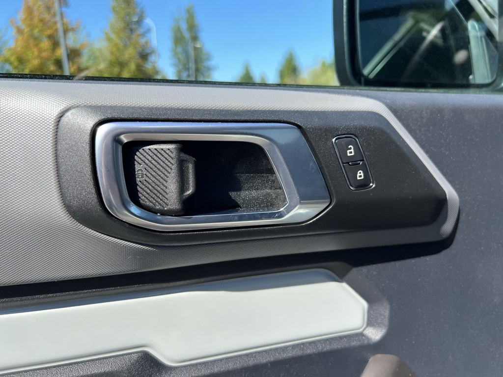 2023 Ford Bronco Black Diamond photo 11