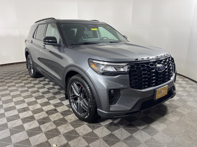 2025 Ford Explorer ST's photo