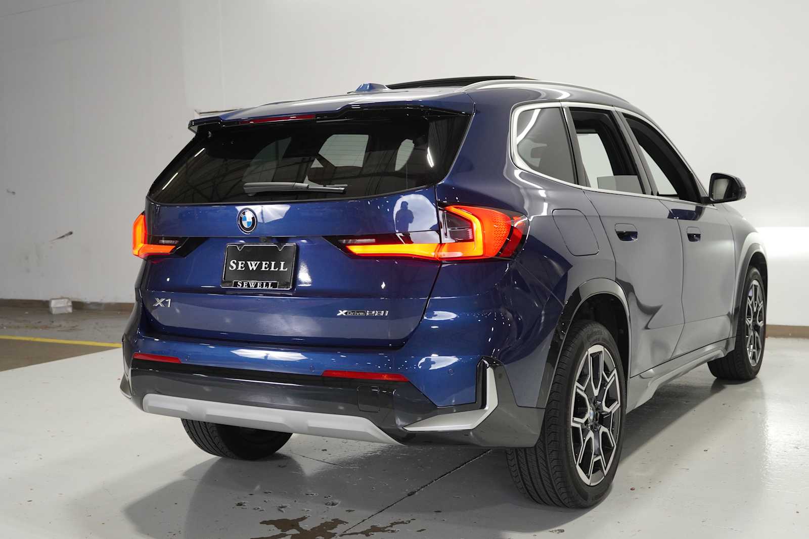 2025 Bmw X1 XDrive28i photo 4