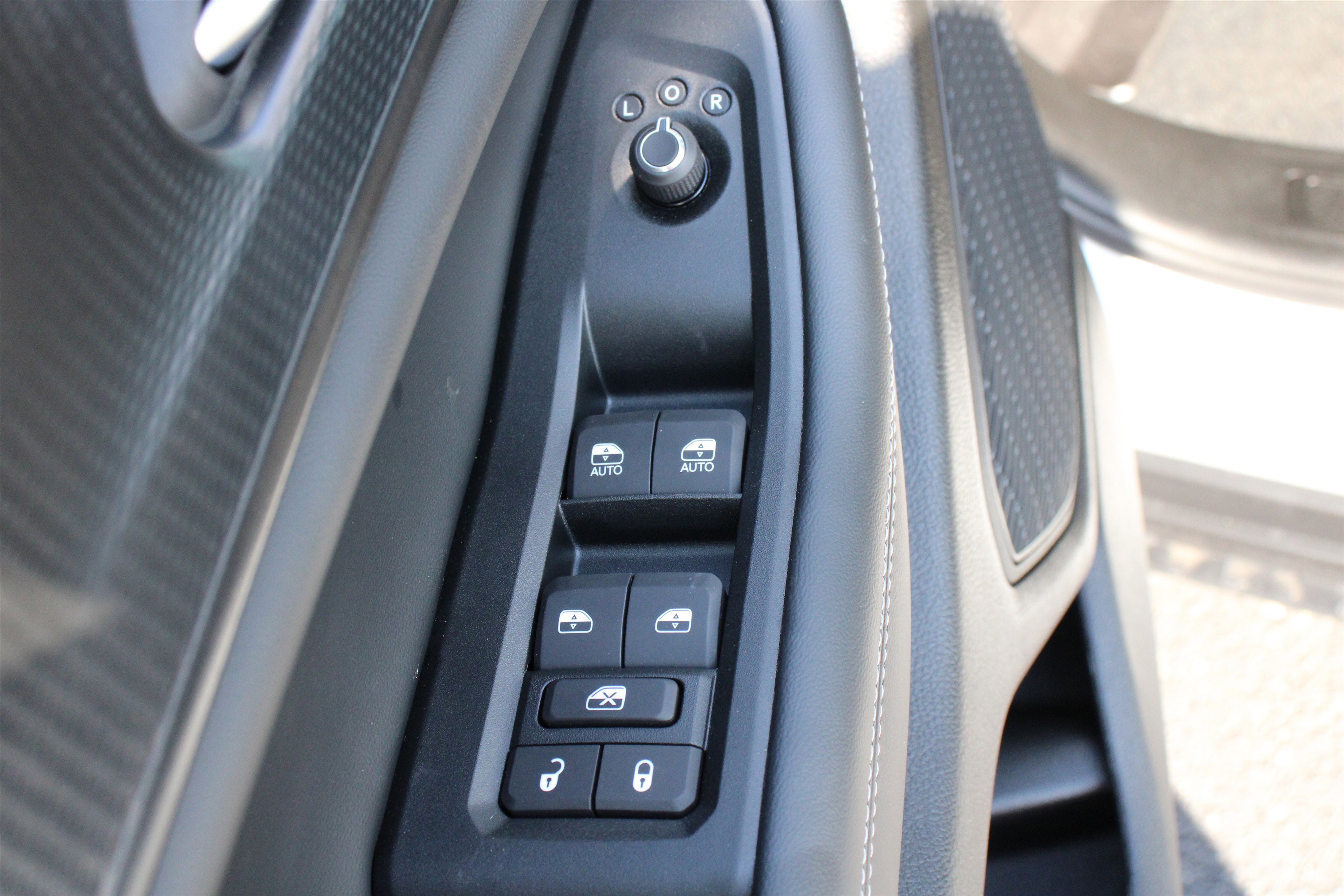 2025 Jeep Grand Cherokee Laredo X photo 2