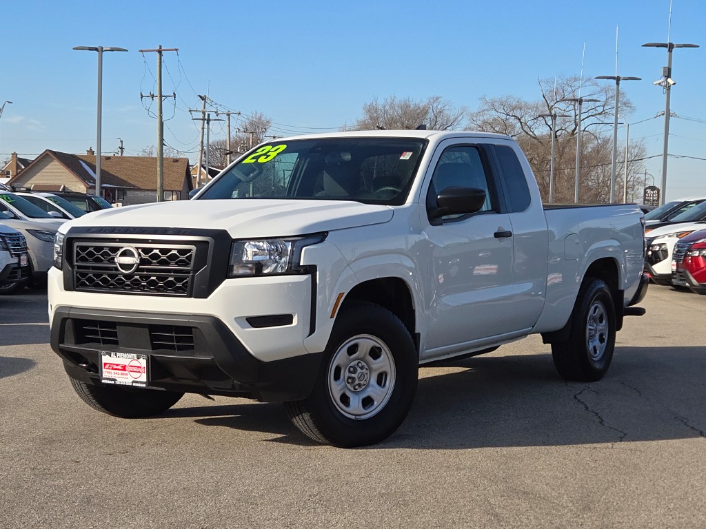 2023 Nissan Frontier S's photo