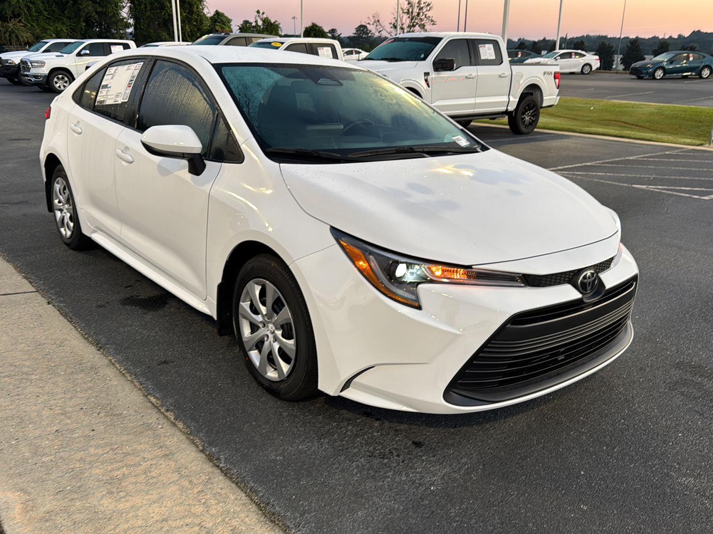 2026 Toyota Corolla LE photo 4