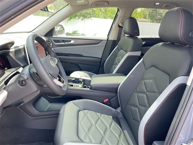 2025 Volkswagen Atlas Peak Edition SE Technology photo 28