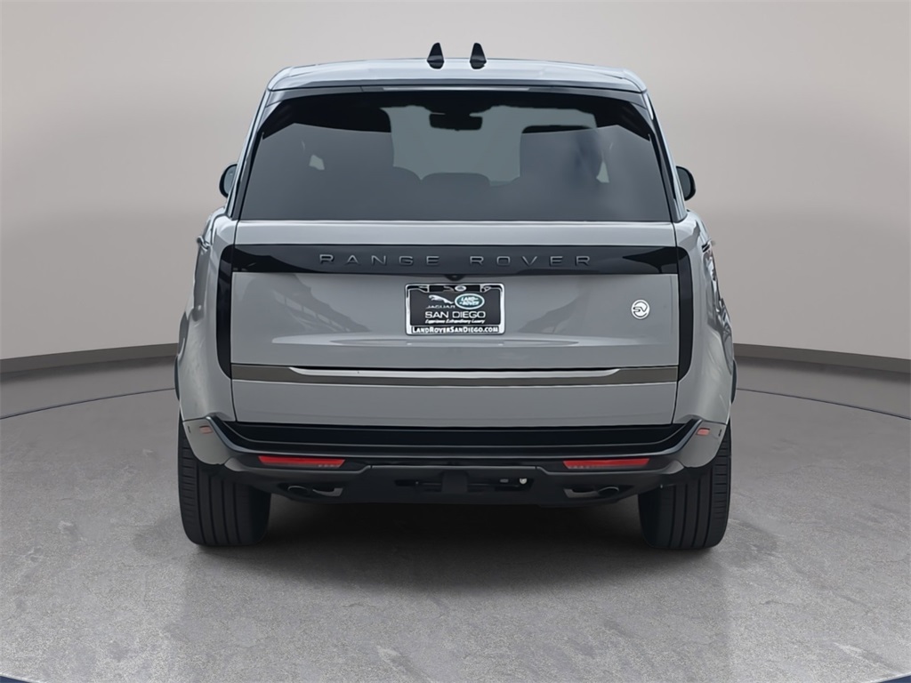 2025 Land Rover Range Rover SV photo 4