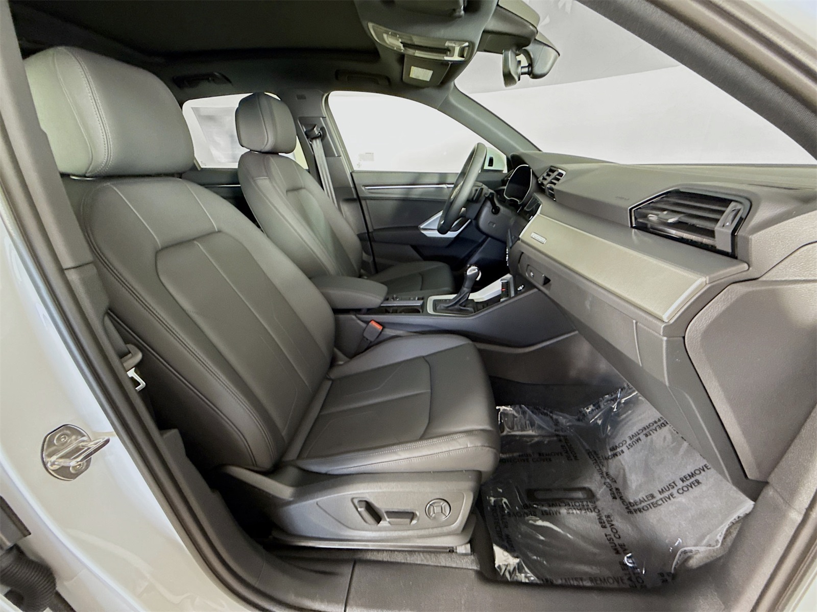 2025 Audi Q3 45 TFSI S line Premium photo 28