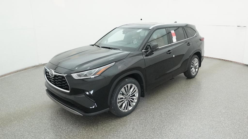 2026 Toyota Highlander Platinum's photo