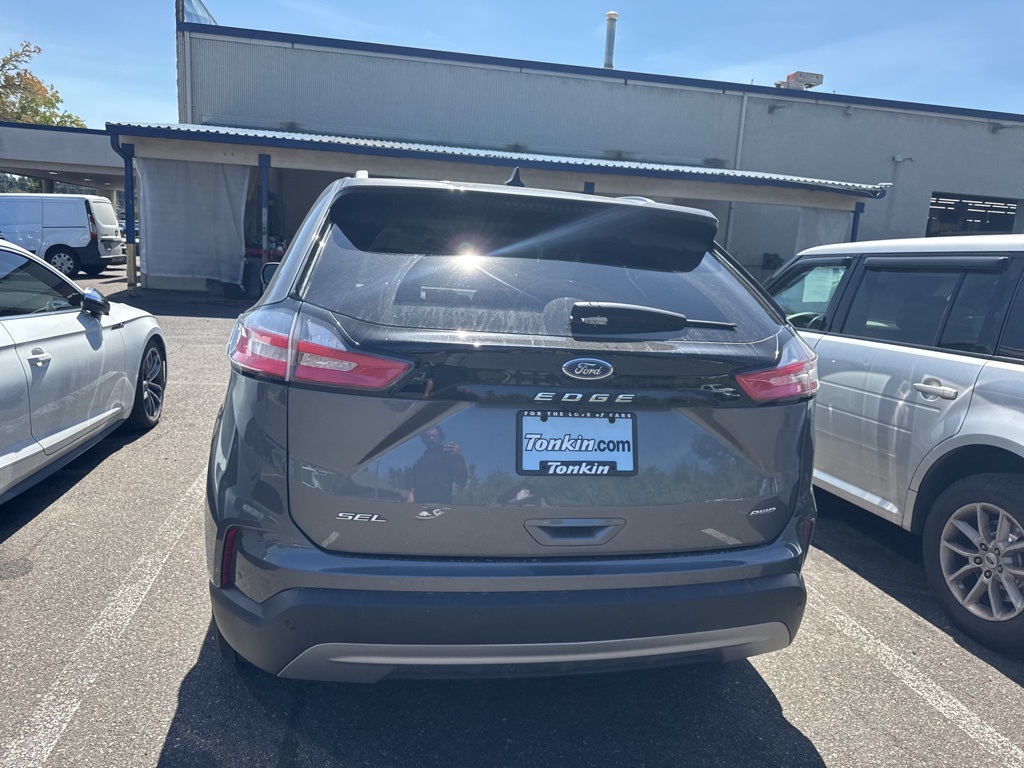 2023 Ford Edge SEL photo 5