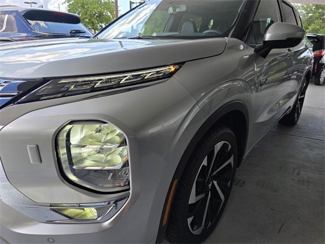 2025 Mitsubishi Outlander PHEV SEL S-AWC photo 3