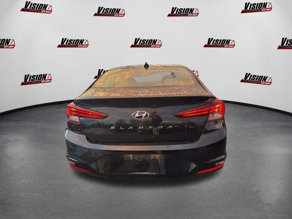 2019 Hyundai Elantra Value Edition photo 4