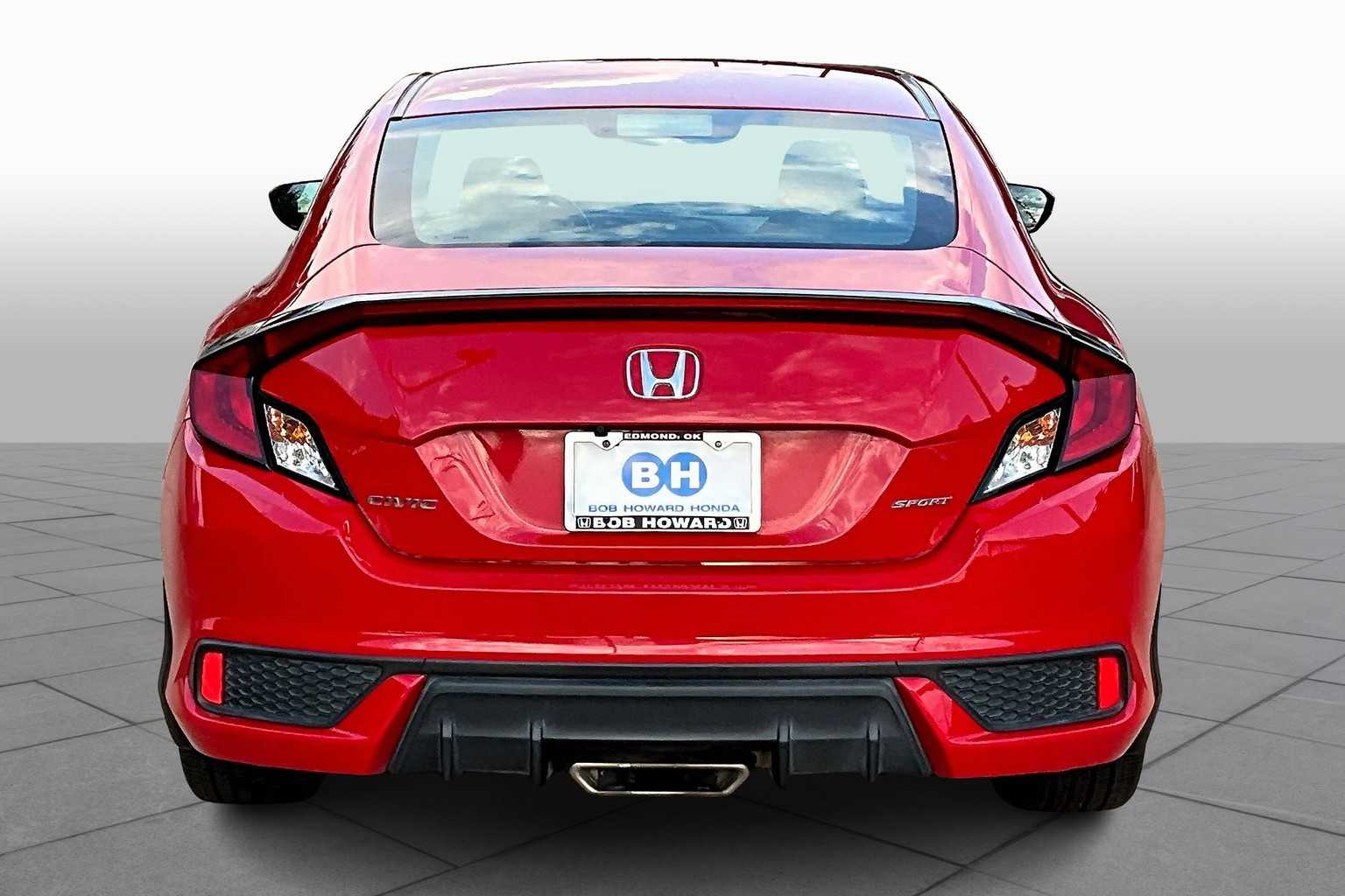 2019 Honda Civic Sport photo 4