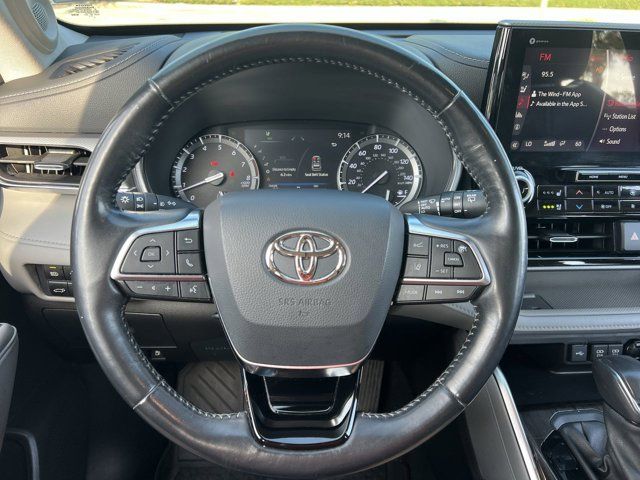 2021 Toyota Highlander Platinum photo 5