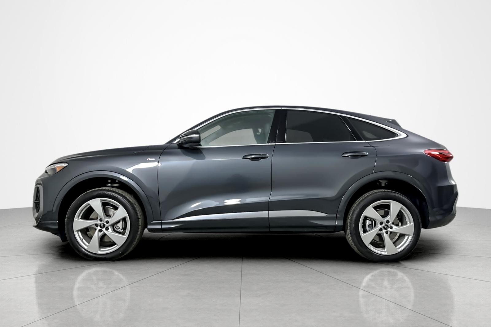 2025 Audi Q5 Sportback Premium Plus TFSI photo 3