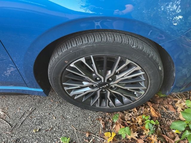 2023 Kia Forte GT-Line photo 2