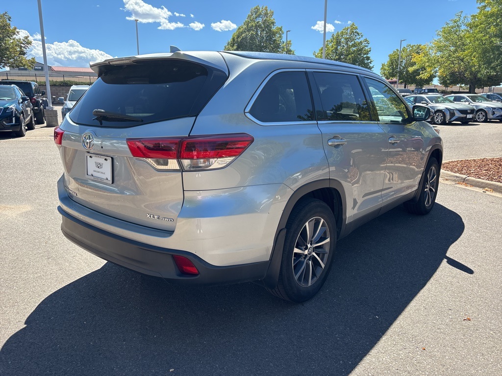 2019 Toyota Highlander XLE photo 4