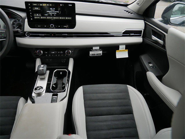 2025 Mitsubishi Outlander SE photo 10