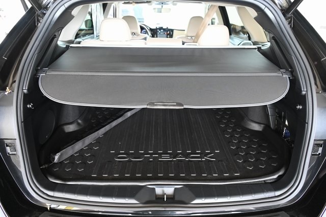 2021 Subaru Outback Limited photo 16