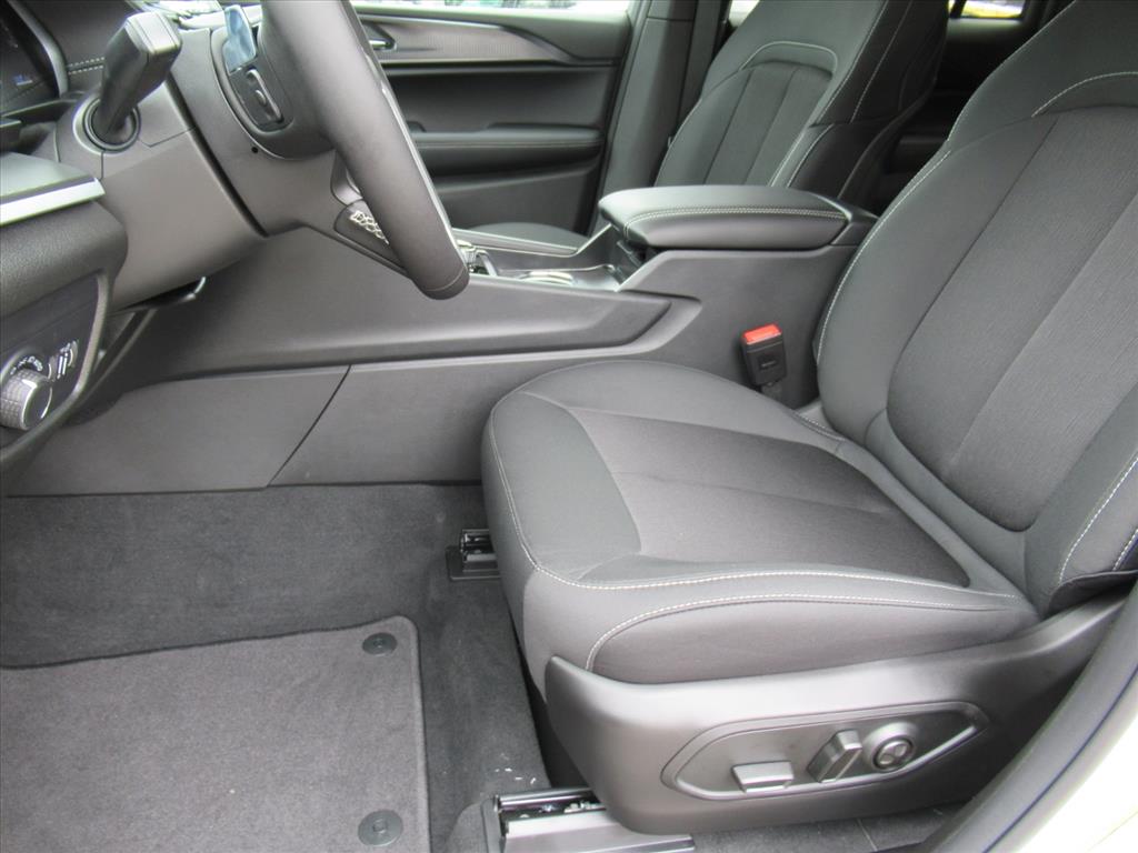 2025 Jeep Grand Cherokee Laredo X photo 15