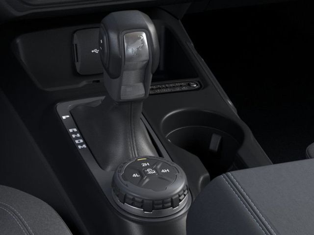 2025 Ford Bronco Outer Banks photo 13