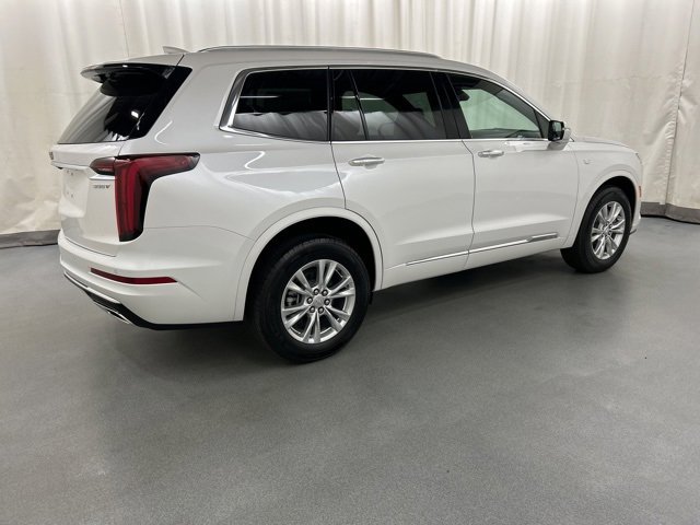 2025 Cadillac XT6 Luxury photo 4
