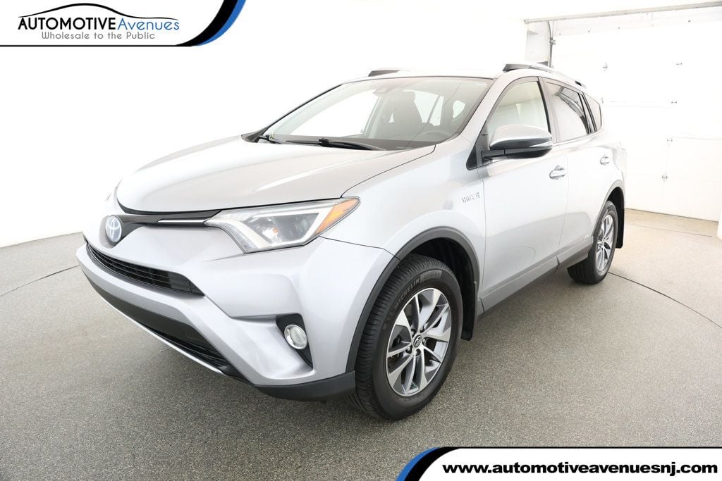 2018 Toyota RAV4 XLE's photo