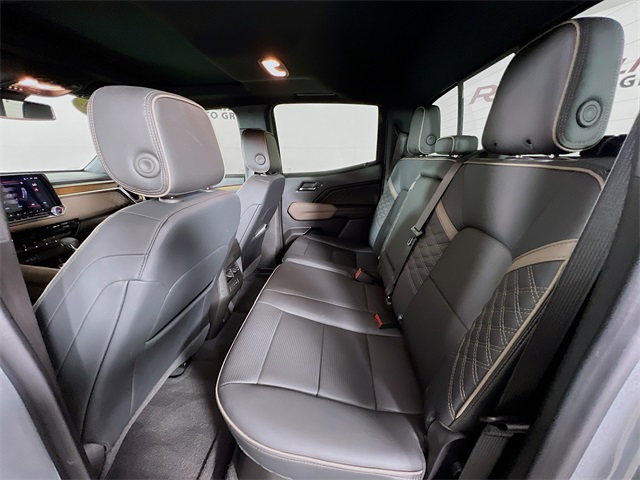 2024 Gmc Canyon Denali photo 21