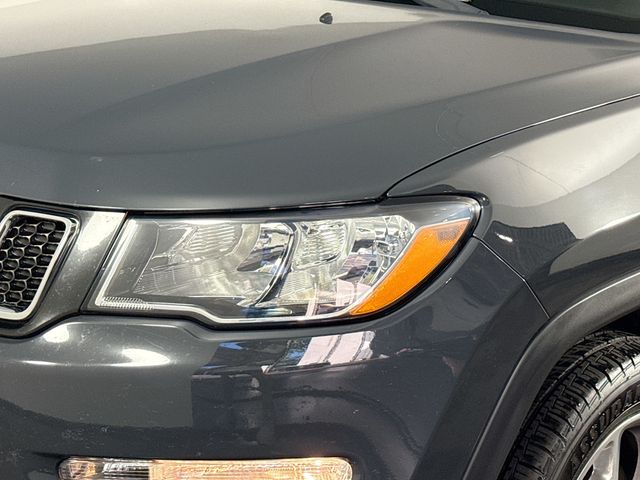 2017 Jeep Compass Limited photo 3